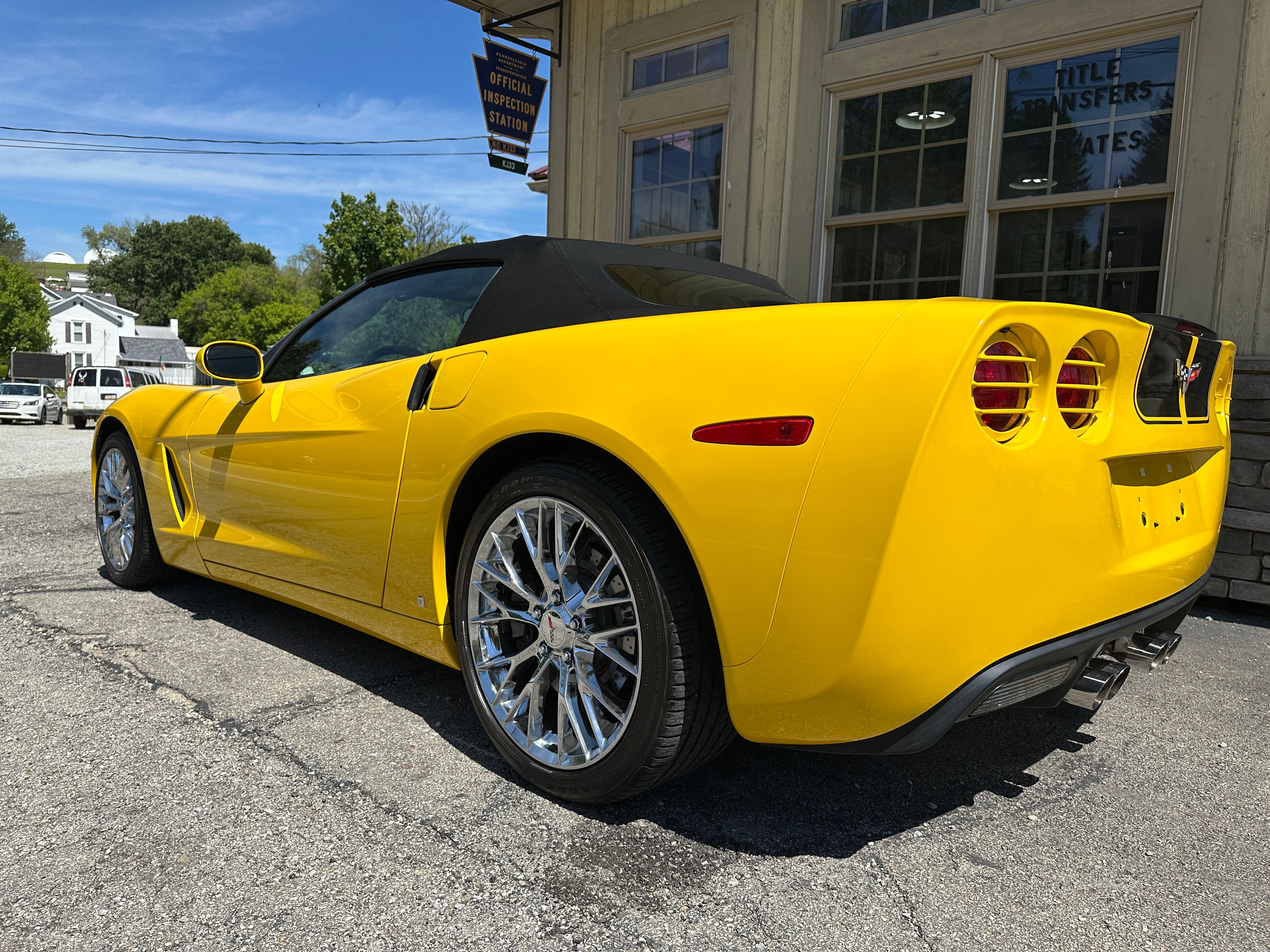 Used 2009 Chevrolet Corvette Convertible RWD image 3
