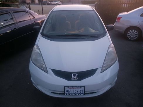 Used 2010 Honda Fit image 3