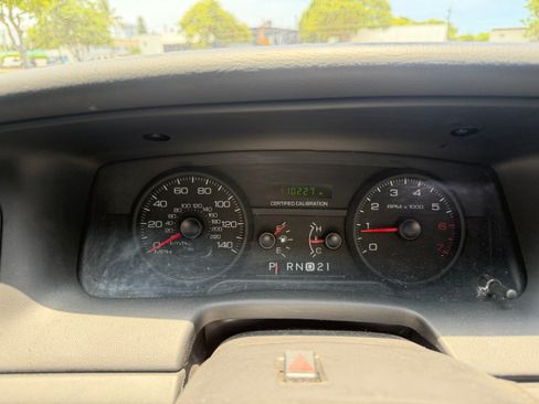 Used 2010 Ford Crown Victoria Police Interceptor RWD image 19