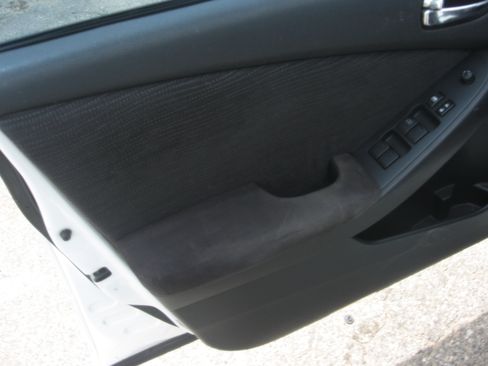Used 2011 Nissan Altima Sedan FWD image 8
