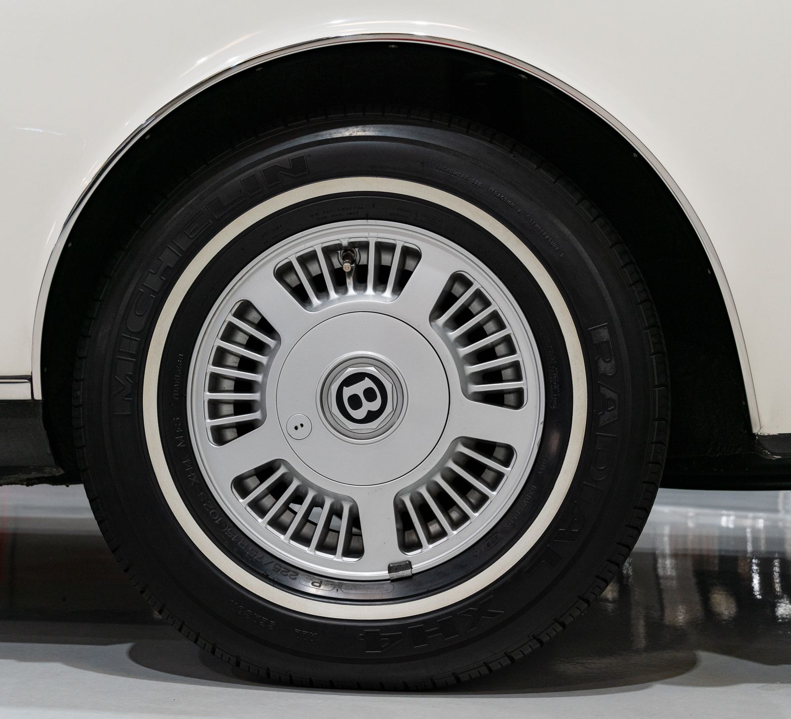 Used 1989 Bentley Continental RWD image 14
