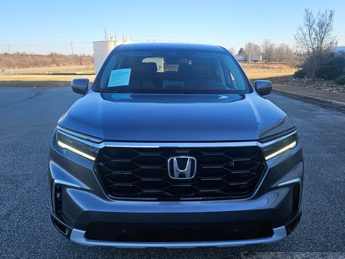 Used 2025 Honda Pilot EX-L image 7