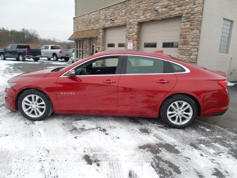 Used 2016 Chevrolet Malibu LT image 8