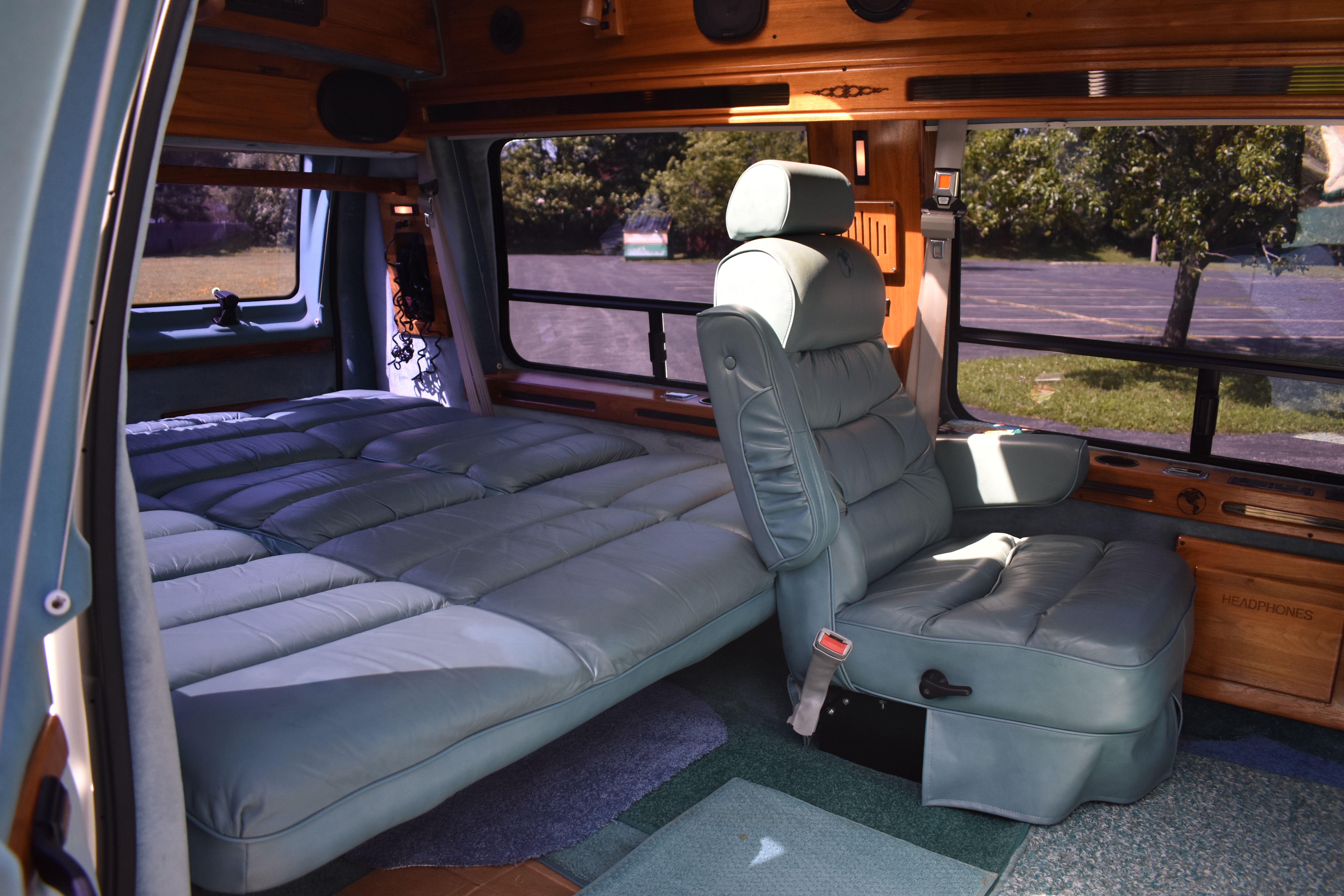 Used 1994 Ford E-150 and Econoline 150 Custom RWD image 31