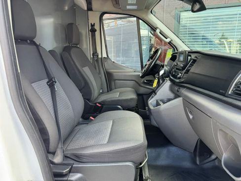 Used 2020 Ford Transit 250 Medium Roof RWD image 19