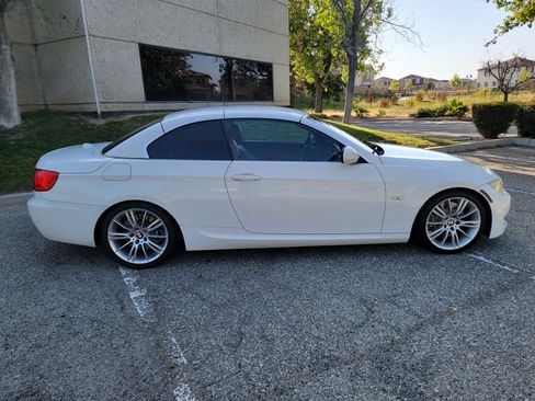 Used 2011 BMW 335i Convertible RWD image 19