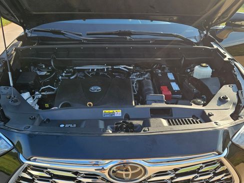 Used 2021 Toyota Highlander AWD XLE V6 image 20