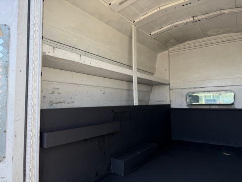 Used 2017 Ford F550 image 10