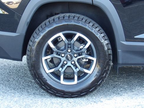 Used 2026 Chevrolet Equinox FWD ACTIV image 8