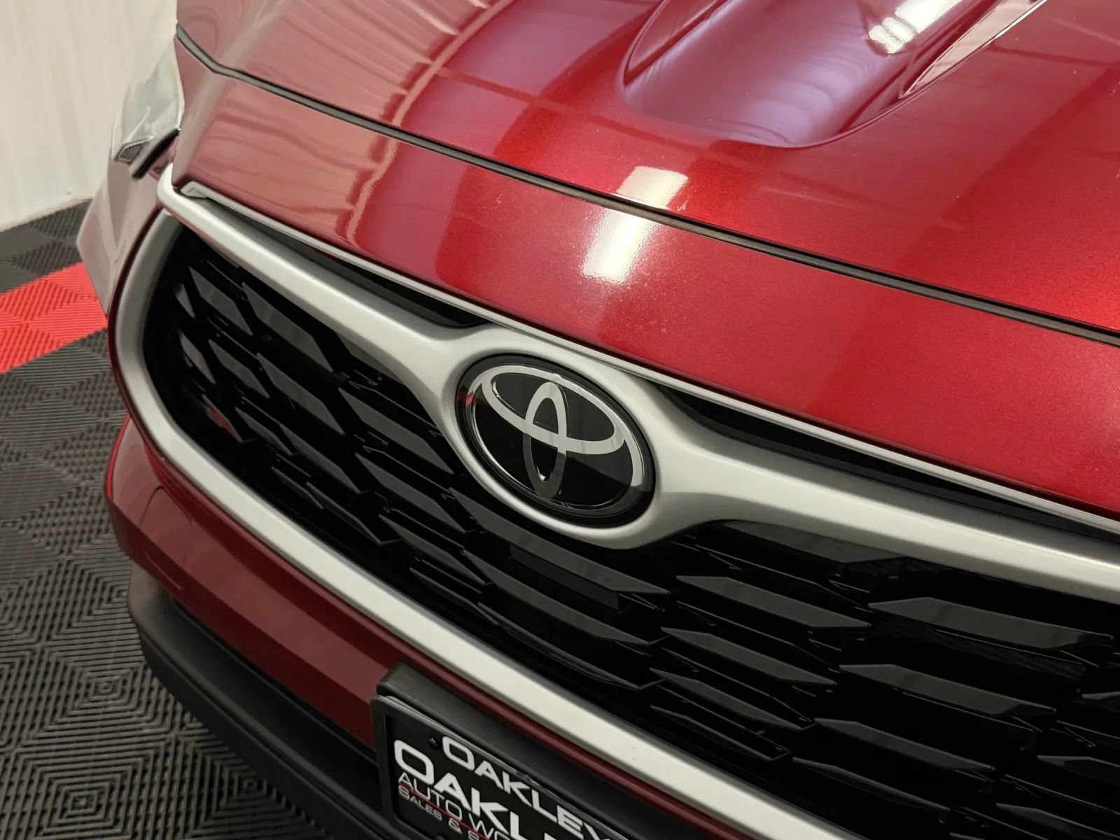 Used 2023 Toyota Highlander XLE FWD image 8