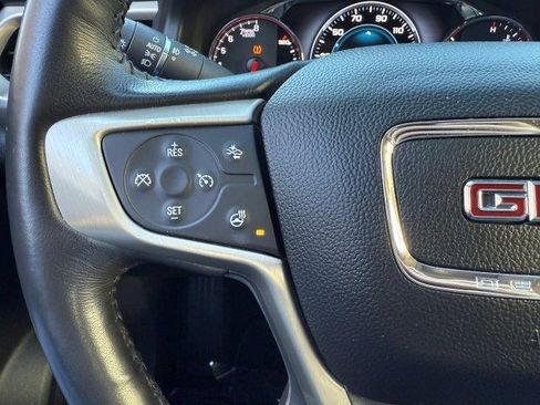 Used 2019 GMC Acadia Denali Ultimate image 17