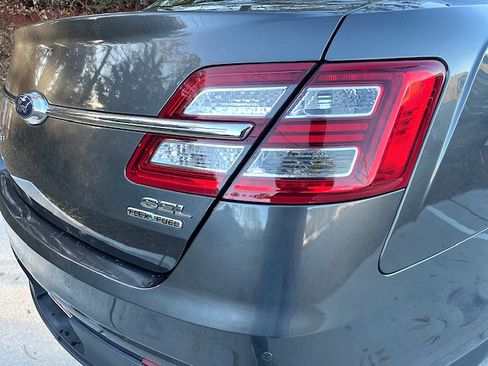 Used 2017 Ford Taurus SEL image 29