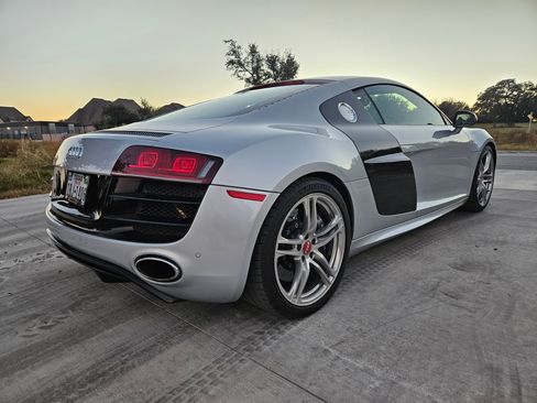 Used 2012 Audi R8 V10 image 4