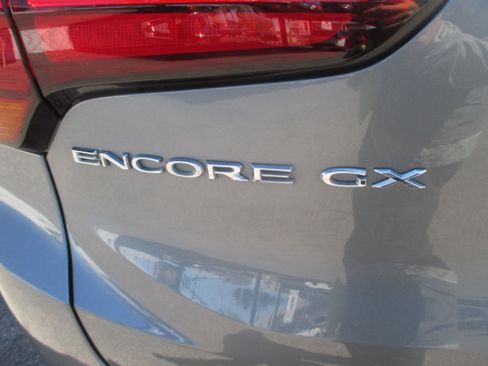 Used 2022 Buick Encore GX Essence FWD image 10