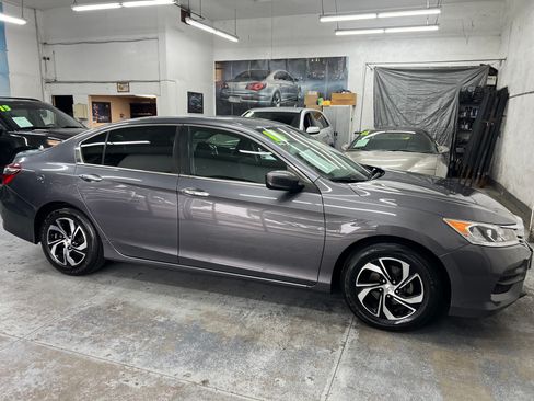 Used 2016 Honda Accord LX image 9