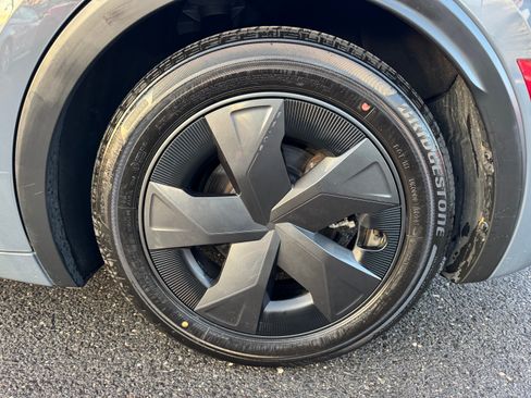 Used 2024 Toyota Prius LE image 19