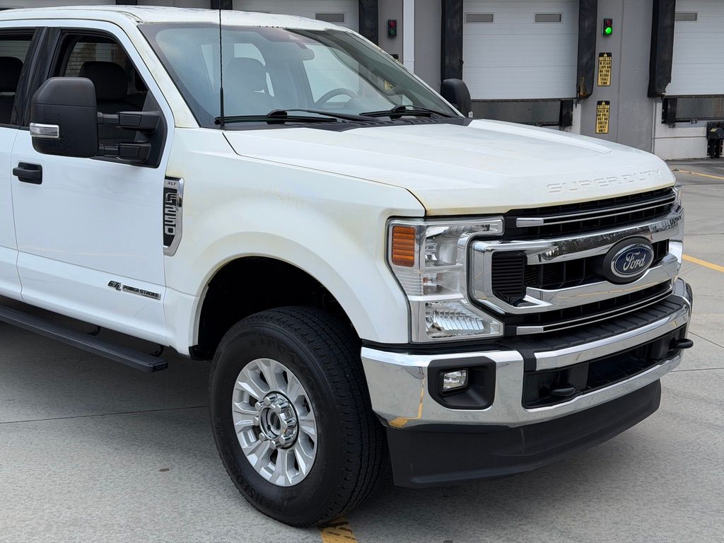 Used 2022 Ford F250 AWD/4WD image 2
