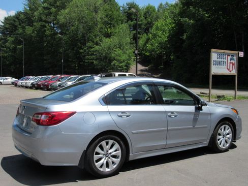Used 2017 Subaru Legacy 2.5i Premium AWD/4WD image 7