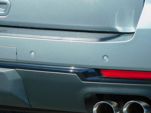 Used 2025 Chevrolet Suburban Z71 image 31