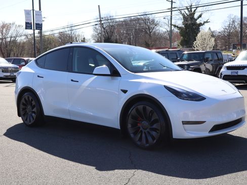 Used 2025 Tesla Model Y Performance image 11