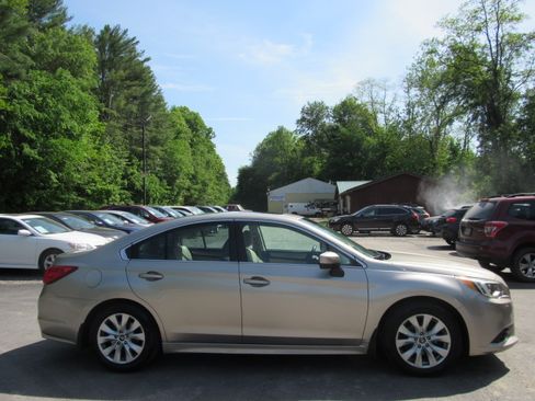 Used 2015 Subaru Legacy 2.5i Premium AWD/4WD image 7