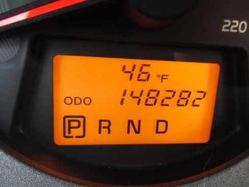 Used 2011 Toyota RAV4 image 37