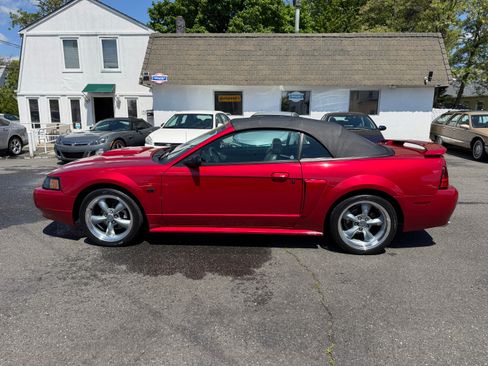 Used 2001 Ford Mustang GT Convertible RWD image 35