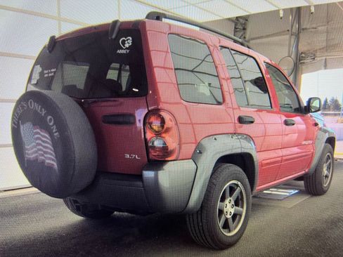 Used 2003 Jeep Liberty Sport image 4
