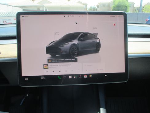 Used 2023 Tesla Model Y AWD image 10