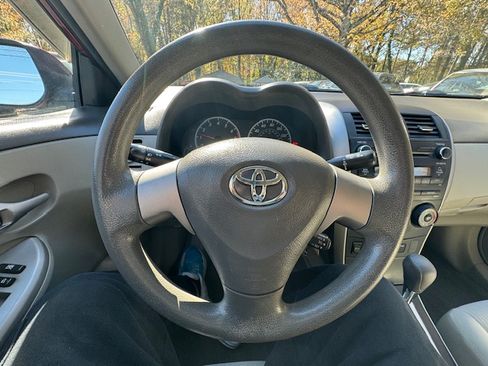 Used 2010 Toyota Corolla LE image 21