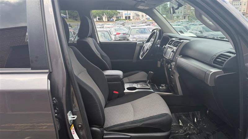 Used 2015 Toyota 4Runner SR5 AWD/4WD image 5
