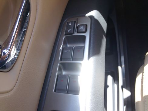 Used 2009 Subaru Tribeca Limited AWD/4WD image 25