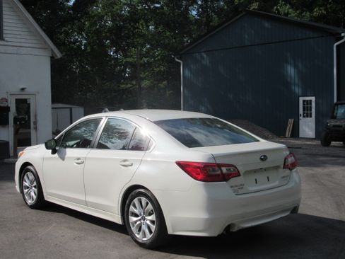 Used 2017 Subaru Legacy 2.5i AWD/4WD image 5