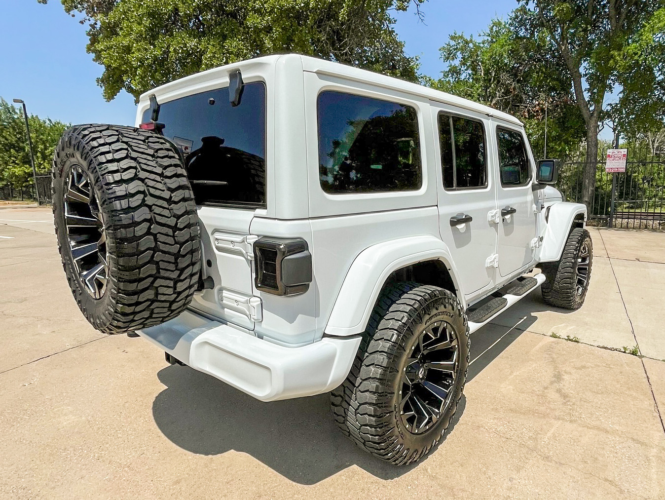 Used 2021 Jeep Wrangler Unlimited AWD/4WD image 2