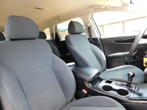 Used 2018 Kia Sorento FWD image 17