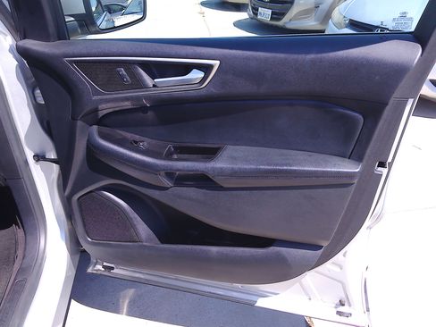 Used 2016 Ford Edge SEL FWD image 10