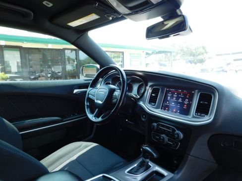 Used 2022 Dodge Charger SXT AWD image 22