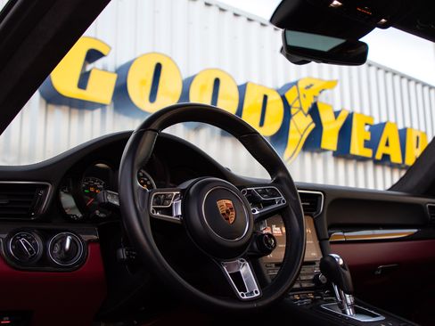 Used 2018 Porsche 911 Turbo S image 26