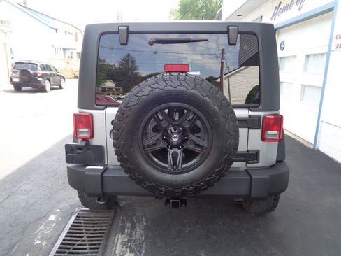 Used 2015 Jeep Wrangler 4WD Sport image 8