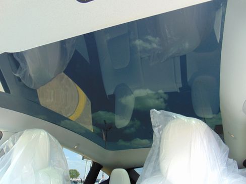 Used 2020 Tesla Model Y Long Range image 9