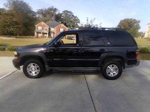 Used 2005 Chevrolet Tahoe Z71 image 2