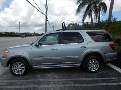 Used 2002 Toyota Sequoia 2WD TRD Sport image 2