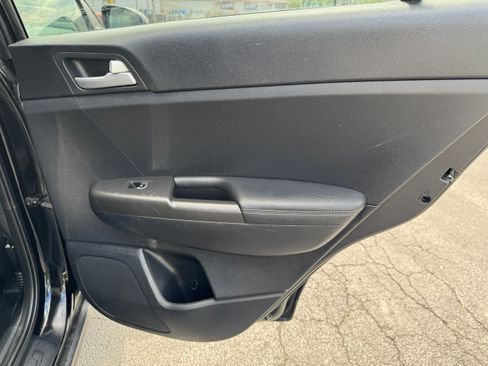 Used 2020 Kia Sportage LX image 16