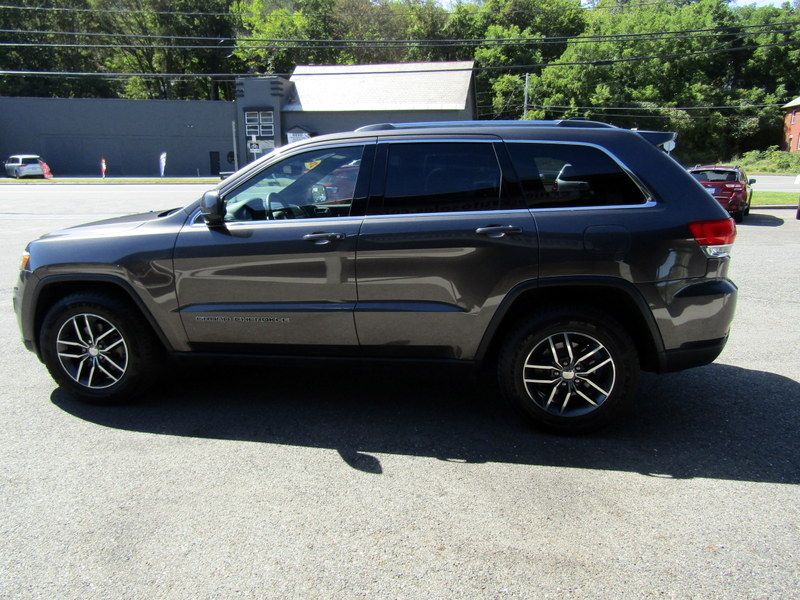 Used 2018 Jeep Grand Cherokee 4WD Laredo image 5