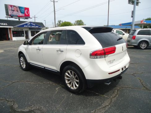 Used 2013 Lincoln MKX AWD image 10