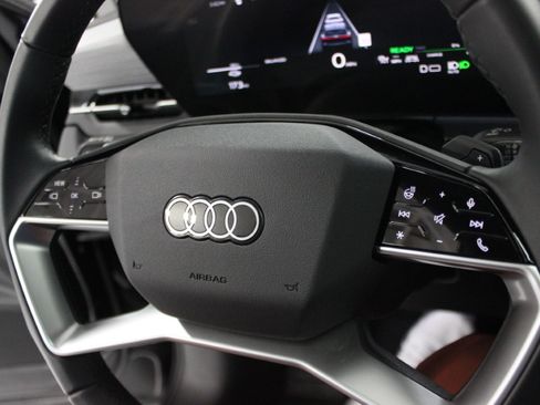 Used 2025 Audi Q6 e-tron Premium RWD image 26