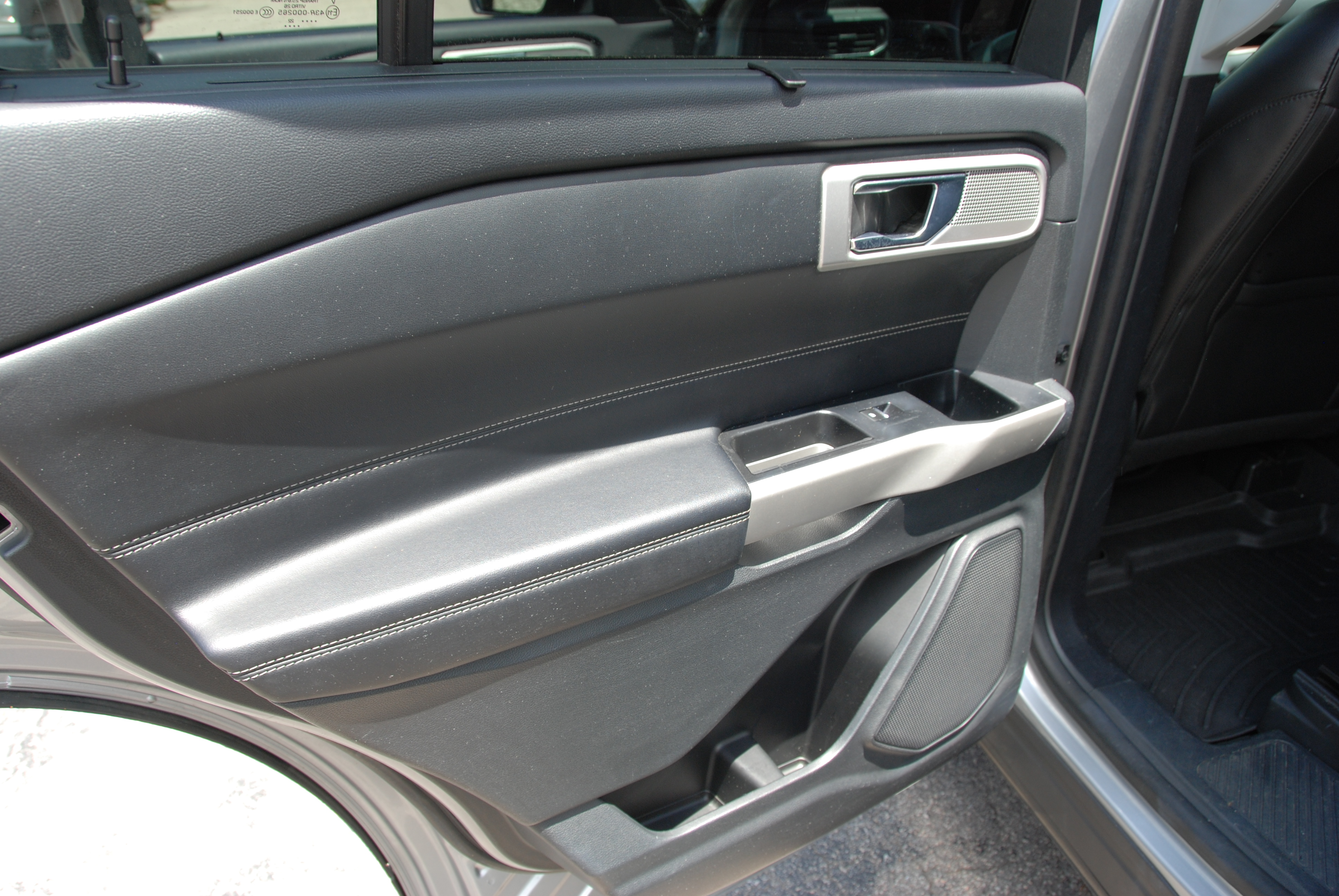 Used 2022 Ford Explorer 4WD Limited image 23