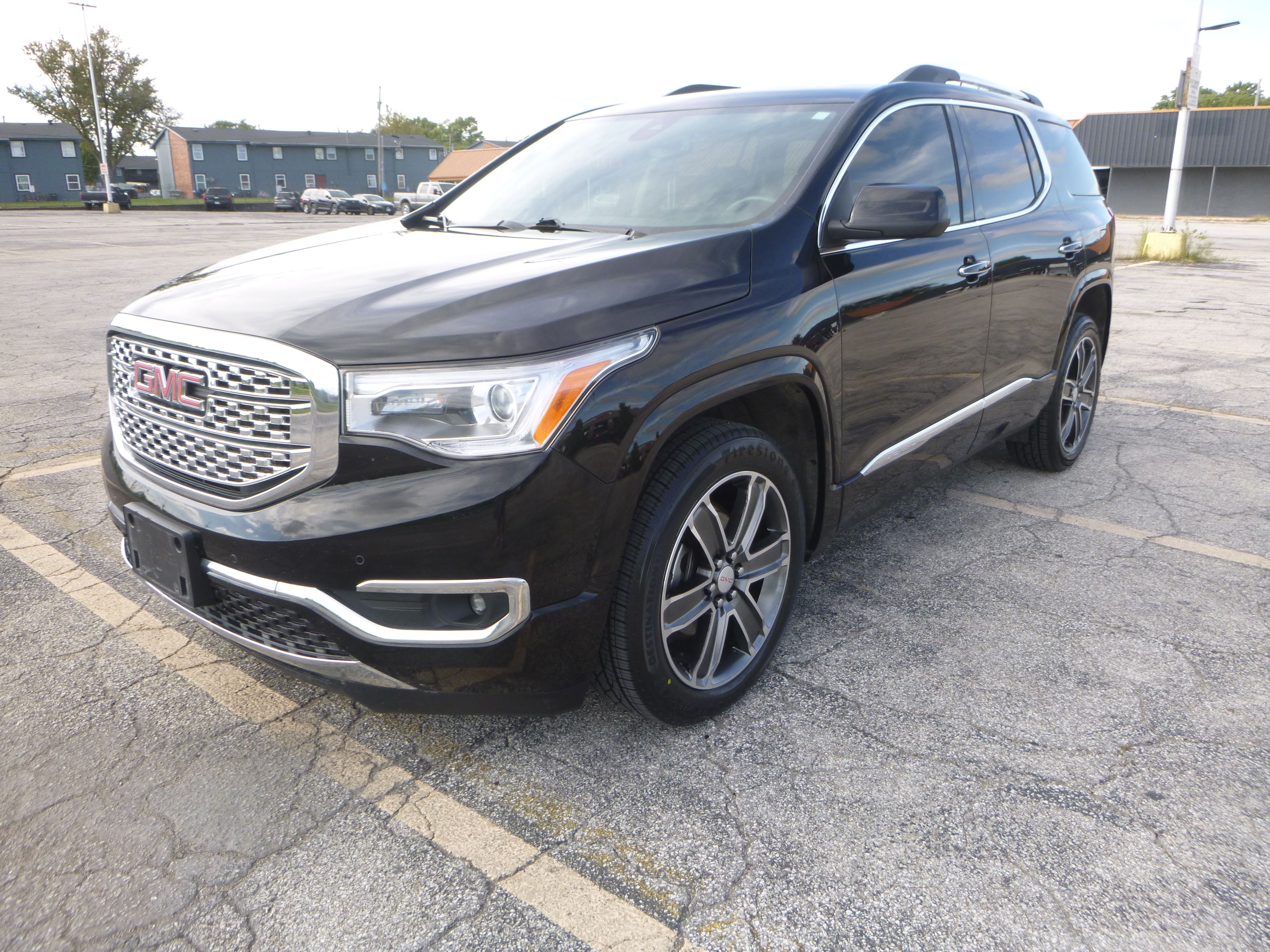Used 2017 GMC Acadia AWD Denali image 2