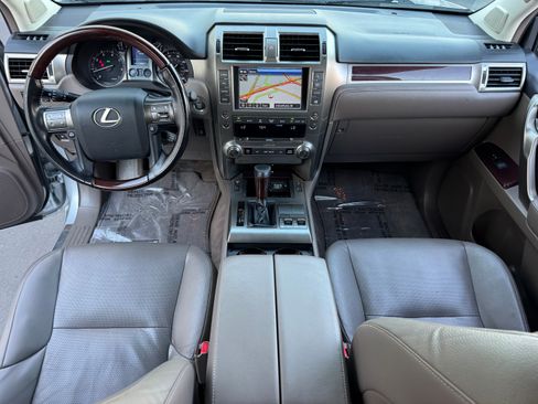 Used 2018 Lexus GX 460 image 34