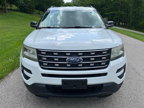 Used 2017 Ford Explorer 4WD image 3